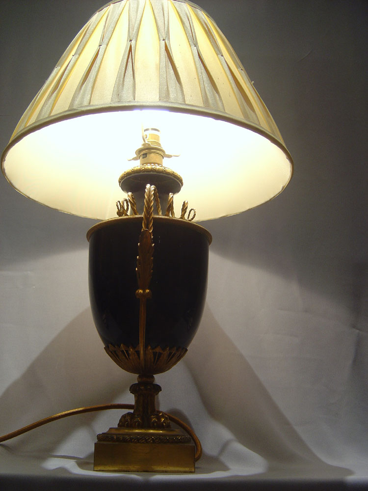 Table lamp in gilt bronze and blue porcelain signed Boudet.