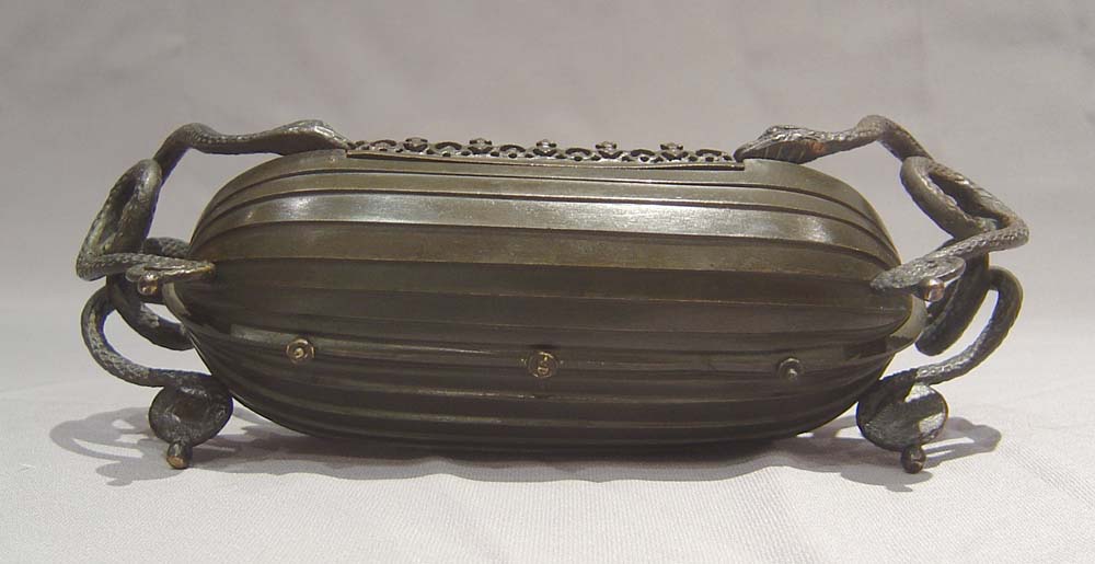 English Regency antique inkwell ecrier in patinated bronze.