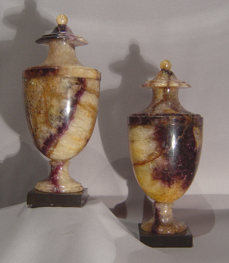 Antique blue john fleurospar urns, English 19th century.
