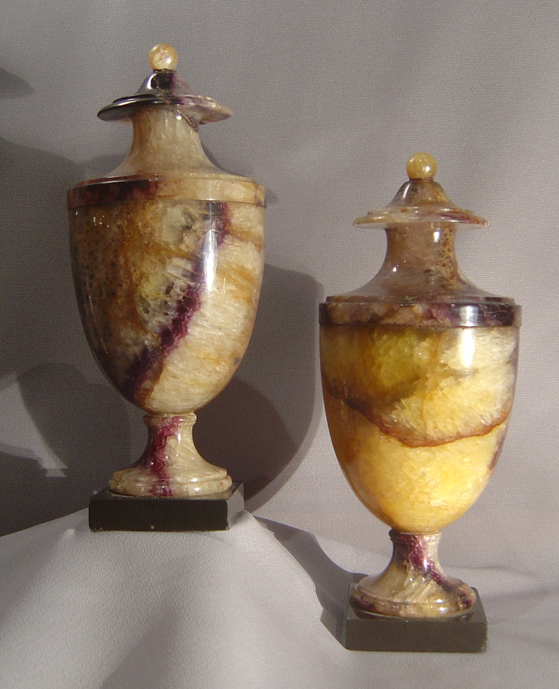 Antique blue john fleurospar urns, English 19th century.