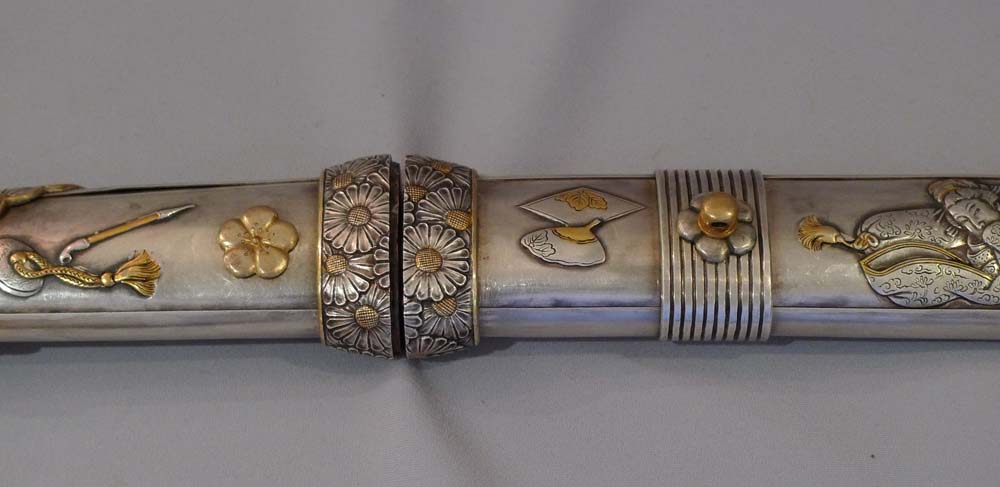 Antique Japanese short sword or Aikuchi.