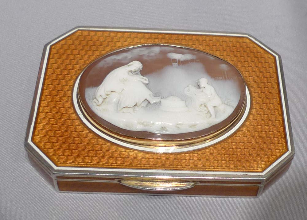 Silver and guilloche enamel snuff box with fine neo-classical cameo.