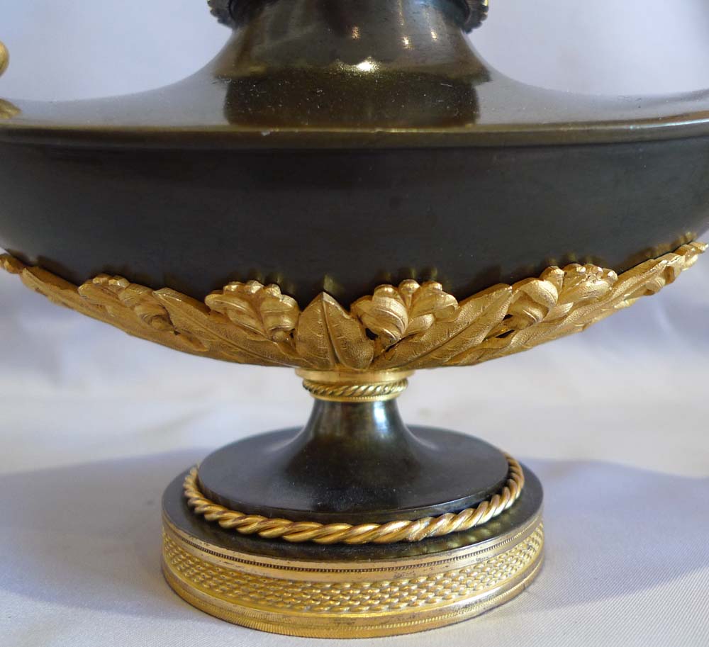 Antique English Regency cassolette in the form of a classical oil lamp.