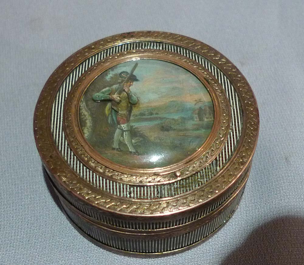 18th century tortoiseshell and gilt bronze snuff box with hunting automaton to lid.