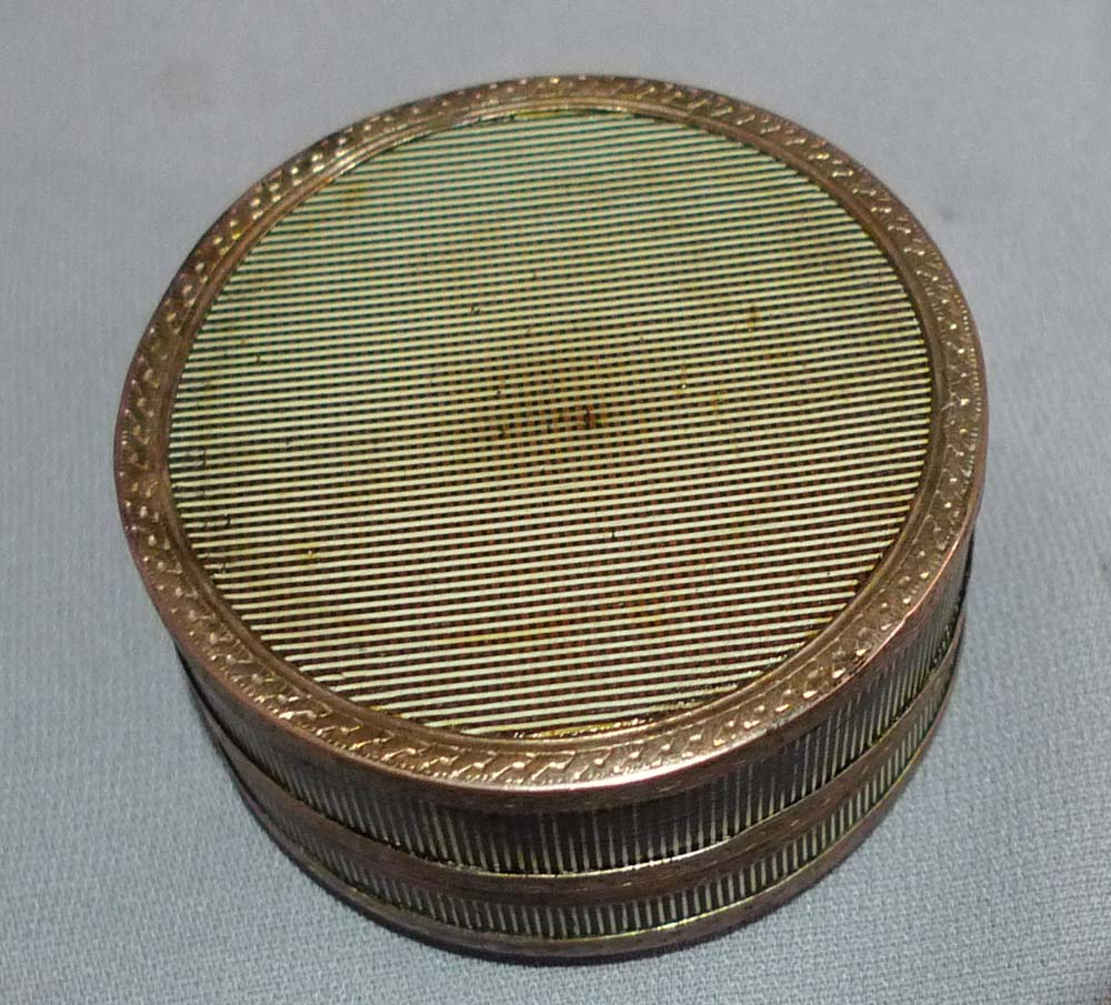 18th century tortoiseshell and gilt bronze snuff box with hunting automaton to lid.
