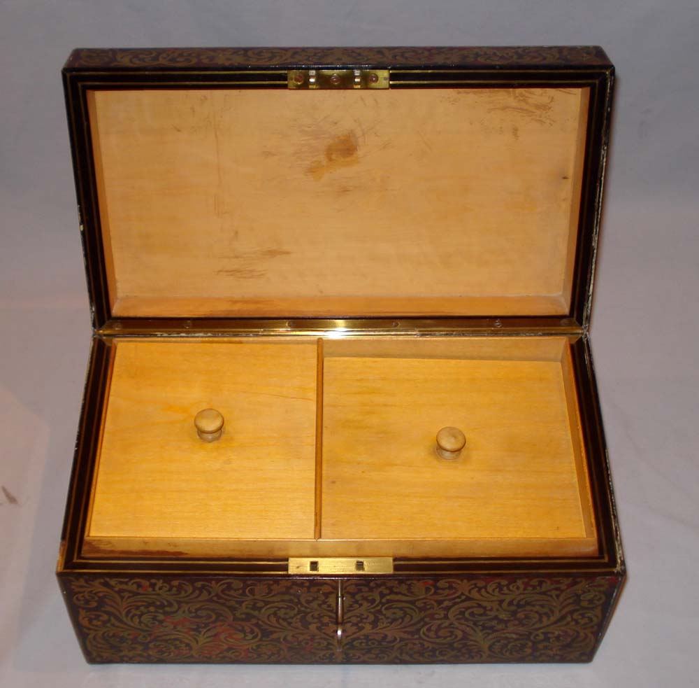 Antique English boulle casket ( red tortoiseshell and inlaid brass).
