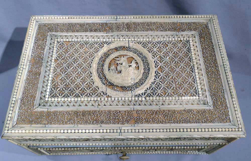 Antique museum quality 18th century  Russian casket of impressive size.