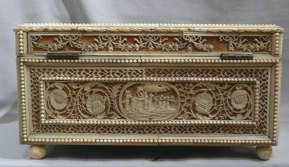 Antique museum quality 18th century  Russian casket of impressive size.