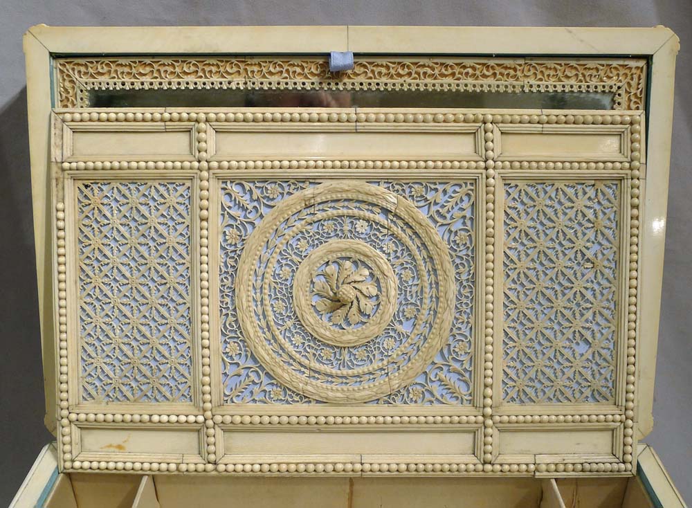Antique museum quality 18th century  Russian casket of impressive size.