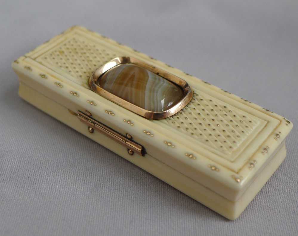 English Antique Geroge III ivory and gold toothpick holder with Agate inset