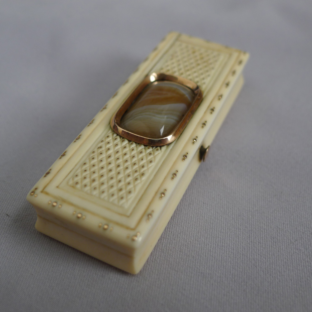 English Antique Geroge III ivory and gold toothpick holder with Agate inset