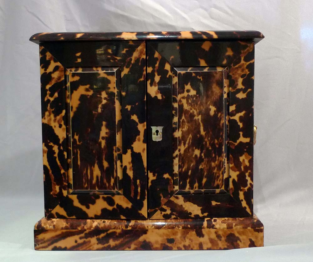 Blond tortoiseshell table cabinet with gilt bronze mounts for correspondence.