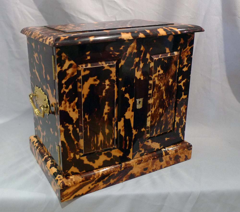 Blond tortoiseshell table cabinet with gilt bronze mounts for correspondence.