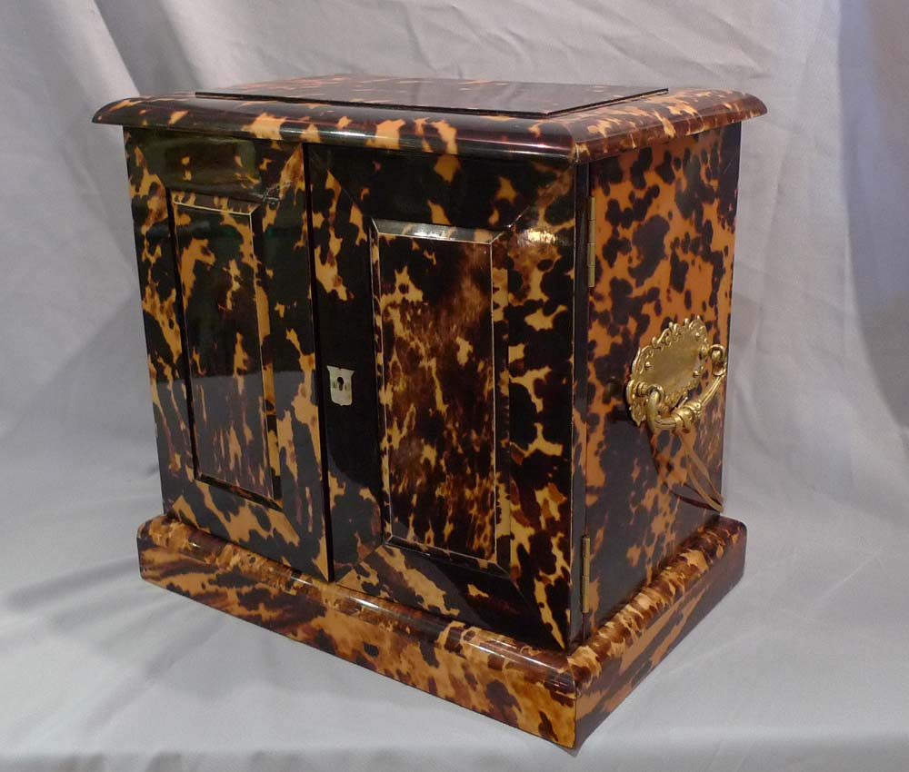 Blond tortoiseshell table cabinet with gilt bronze mounts for correspondence.