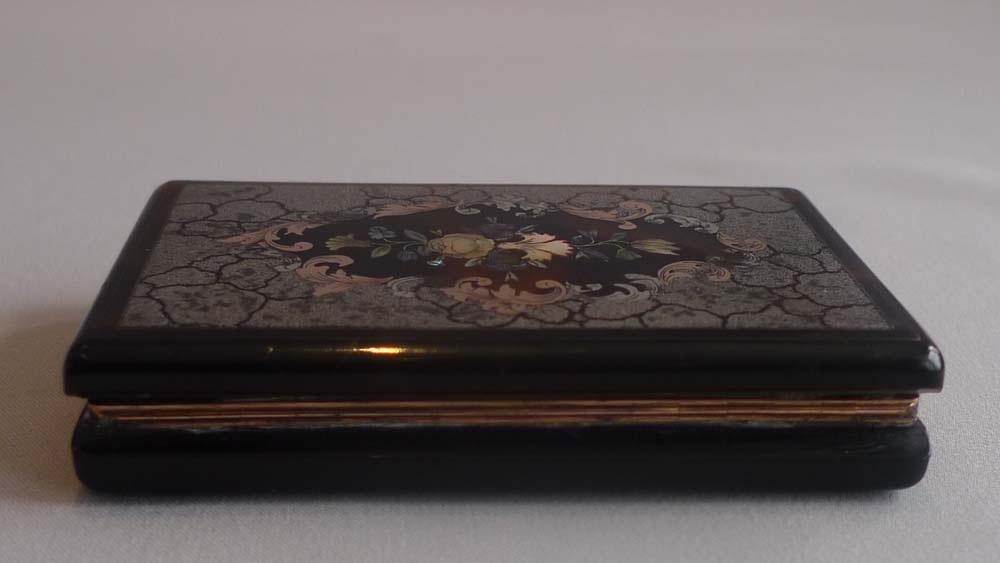 Antique tortoiseshell and gold and shell pique snuff box.
