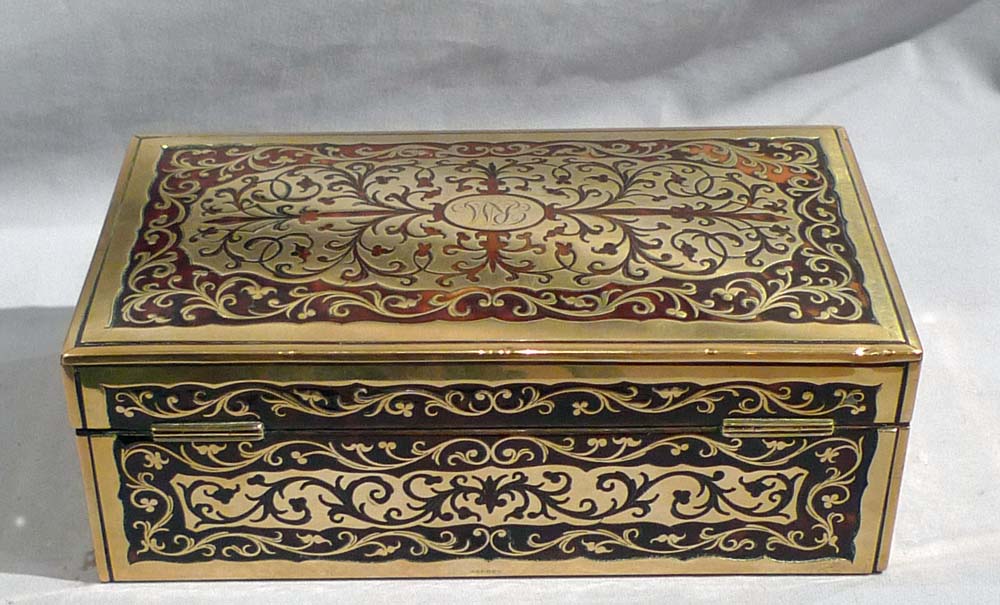 English Victorian rosewood and Boulle decorated box lined for cigars.