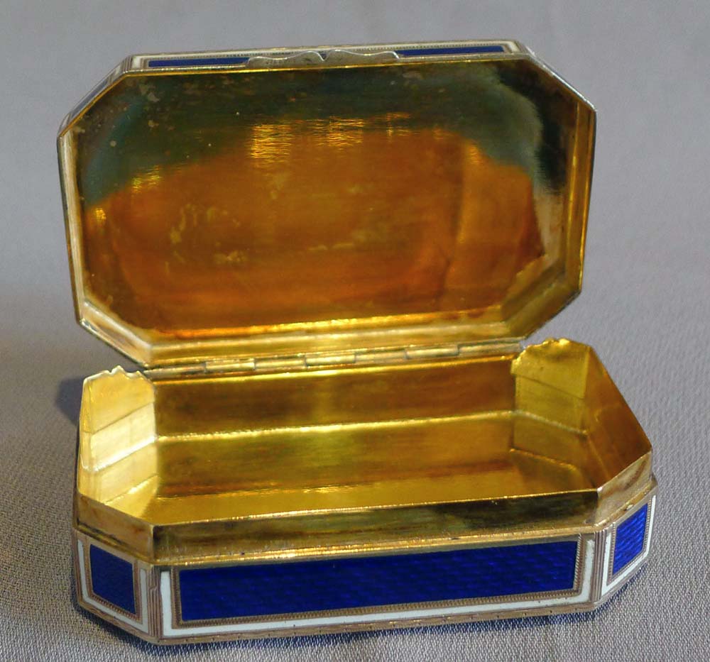 Antique silver gilt and enamel snuff box with outstanding painting and guilloche enamel decoration.