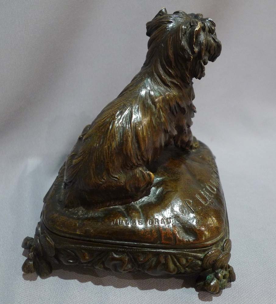 Antique bronze box with animalier dog by Prosper lecourtier.