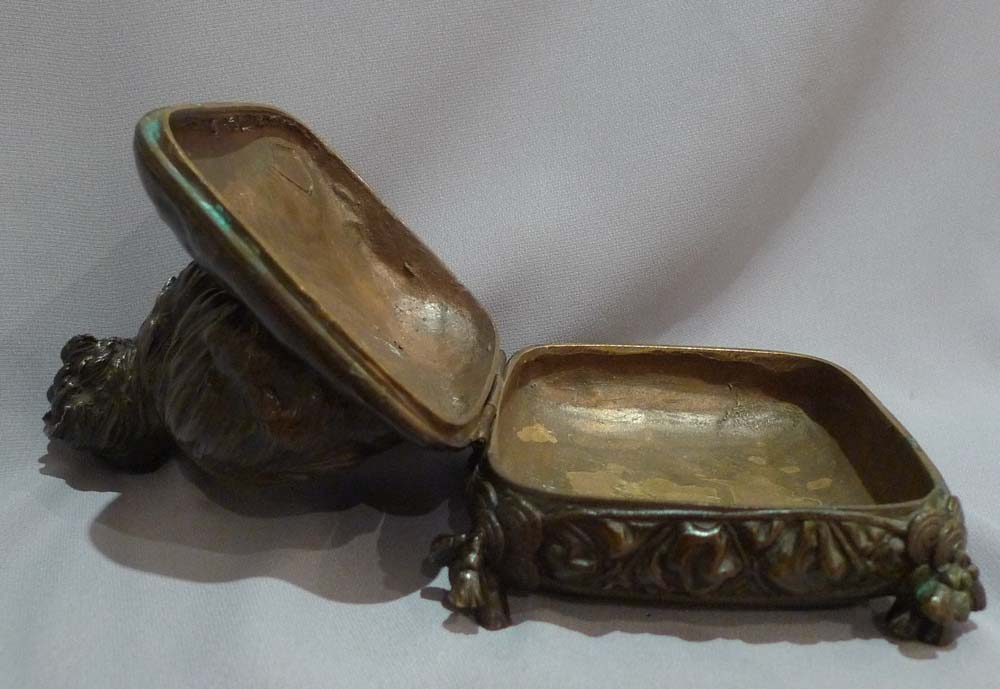 Antique bronze box with animalier dog by Prosper lecourtier.