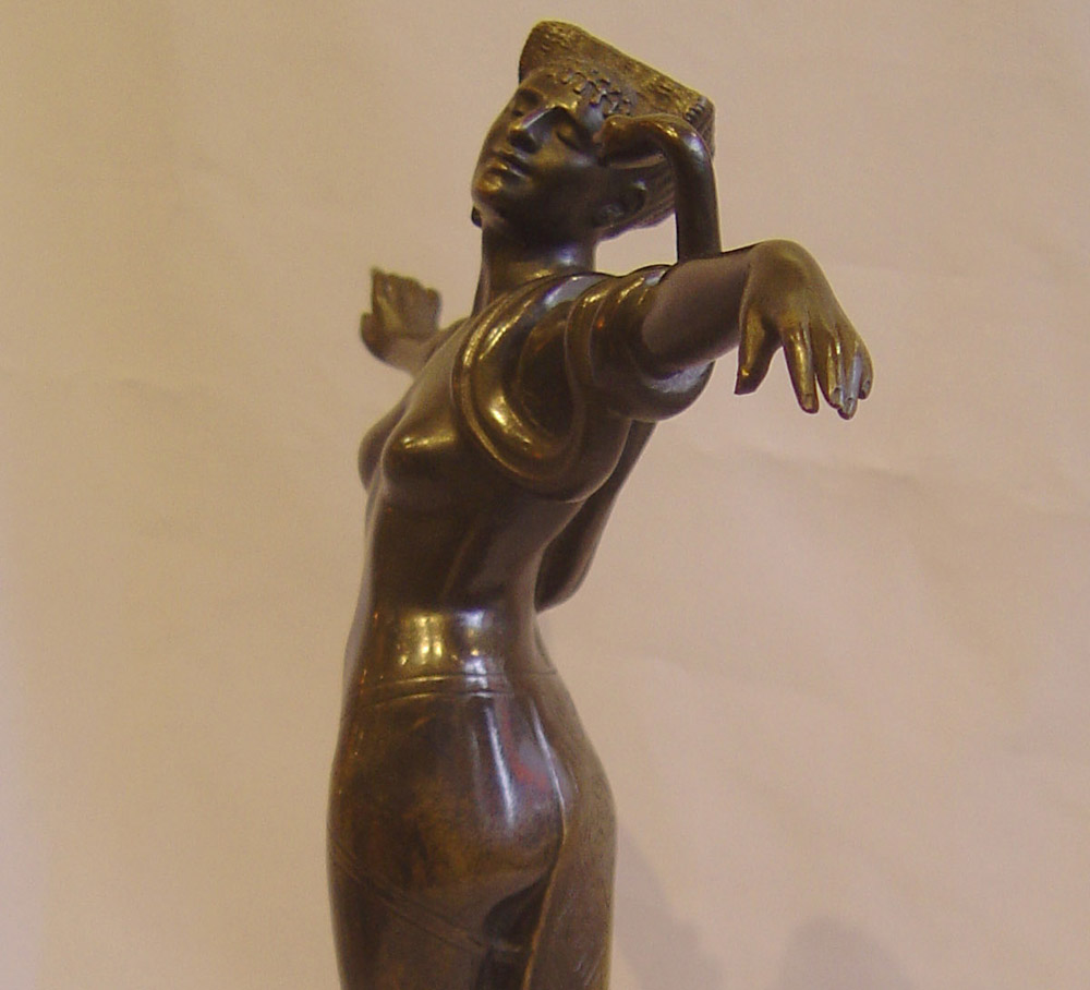 Snake girl bronze.
