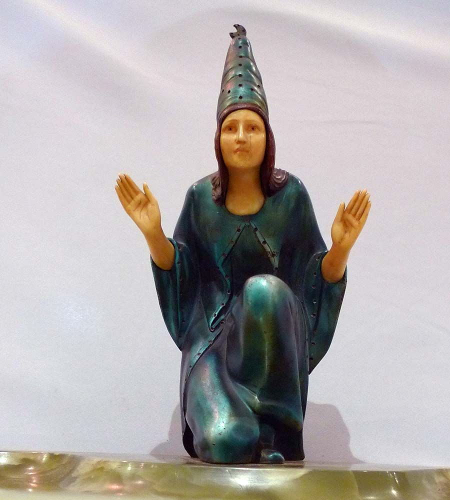 Superb Art Deco figure in bronze and ivory on dish base signed Peleska. .
