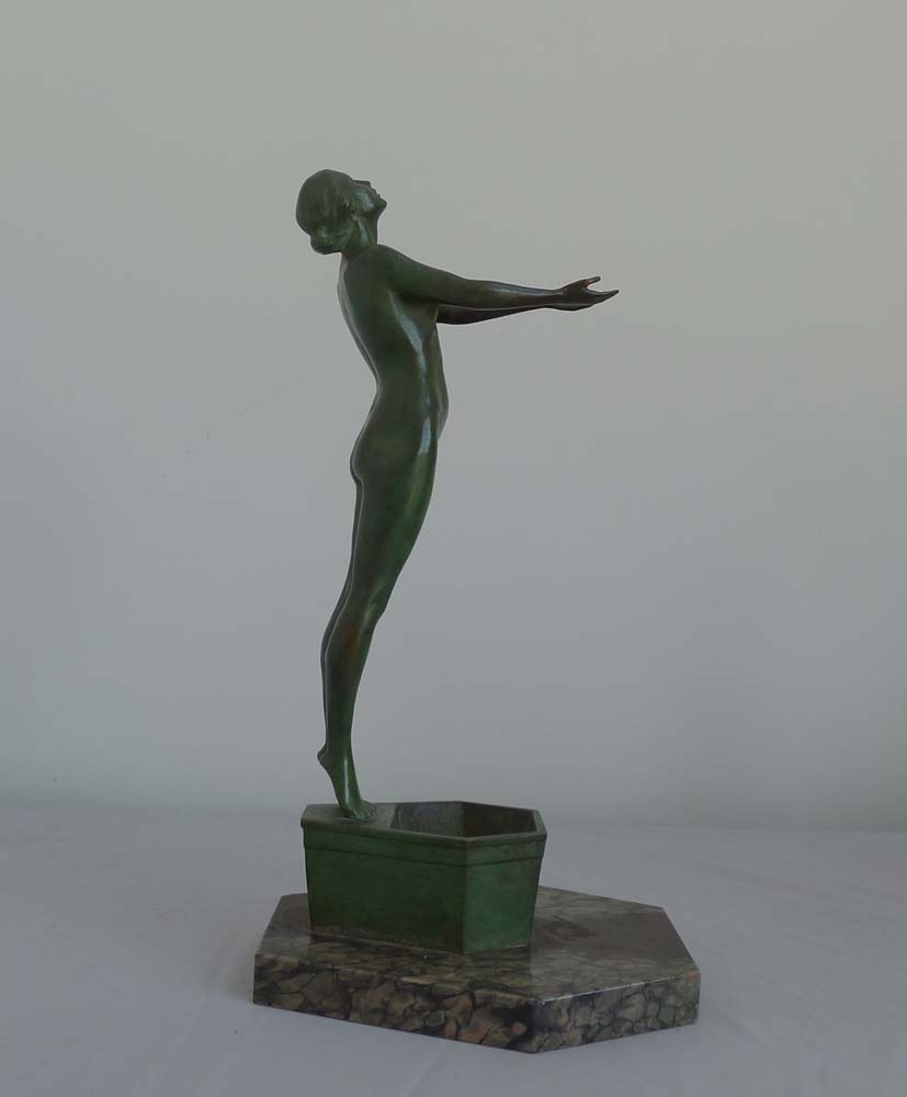 Fine Art Deco bronze nude on shaped marble base.
