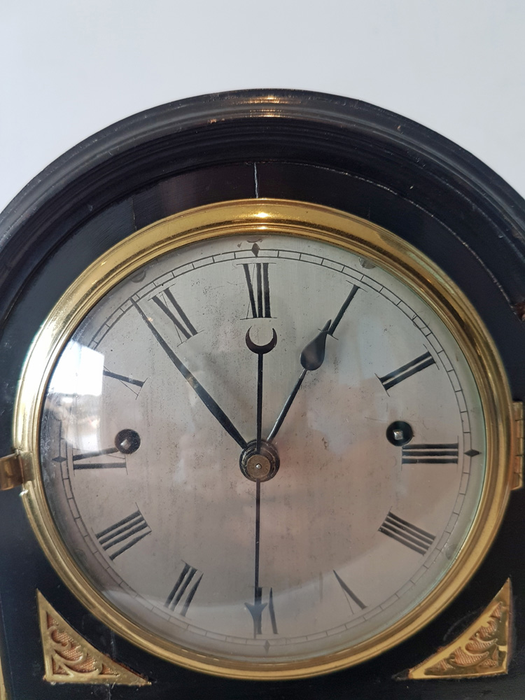 Antique English Regency striking bracket clock with centre seconds.