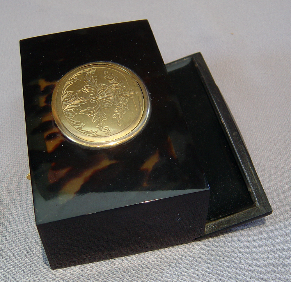 Bontems No 11 silver gilt and tortoiseshell singing bird box.