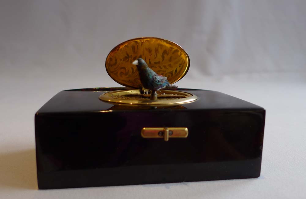 Singing bird box, fusee, in tortoiseshell and enamel by Bruguier
