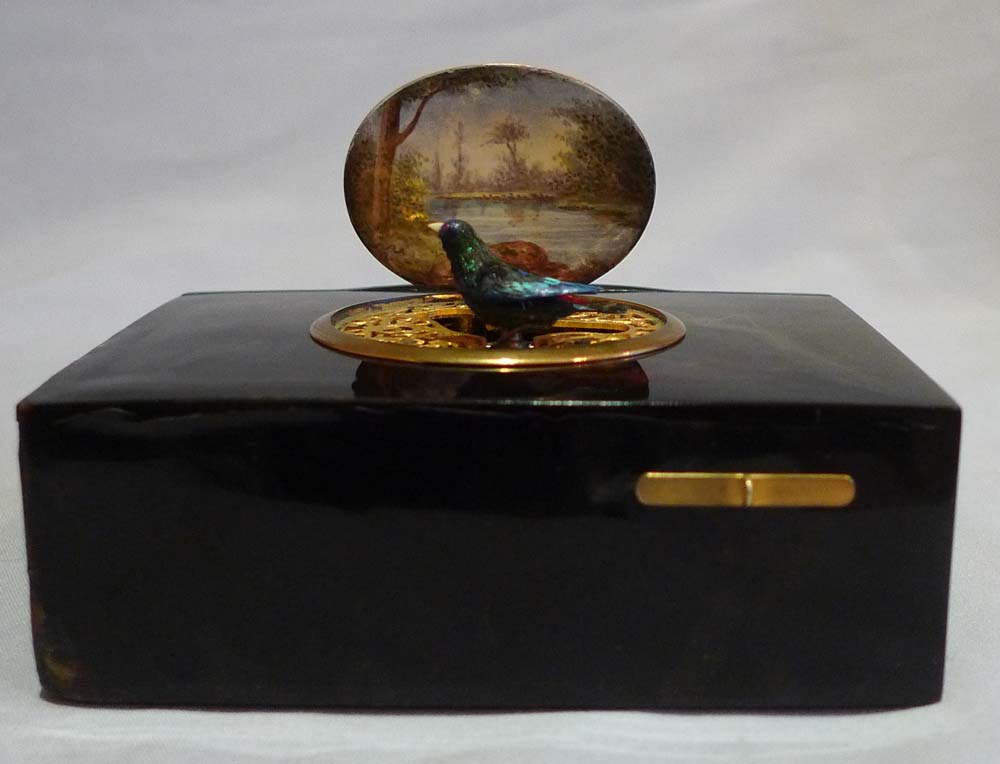 Antique singing bird box in tortoiseshell, silver gilt and enamel by Bontems.