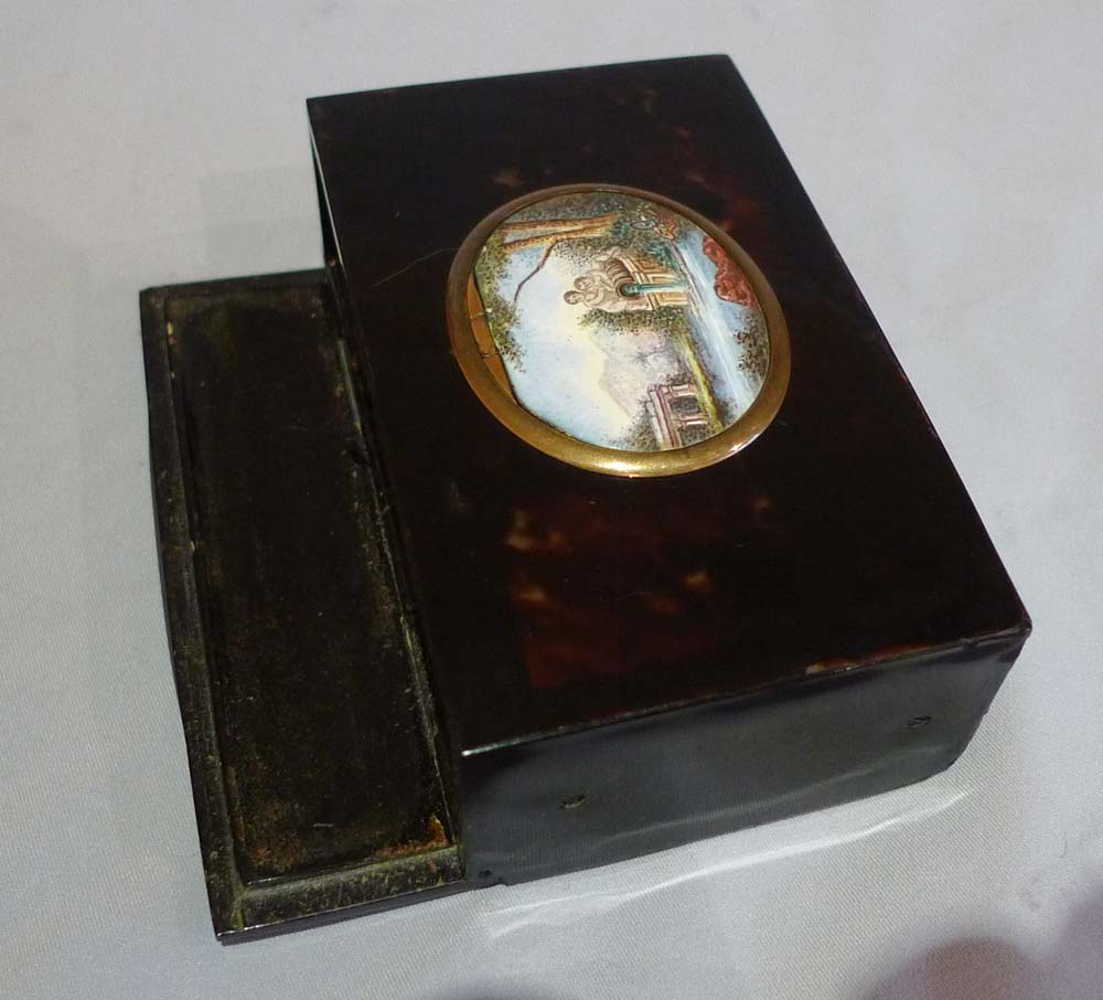 Antique singing bird box in tortoiseshell, silver gilt and enamel by Bontems.