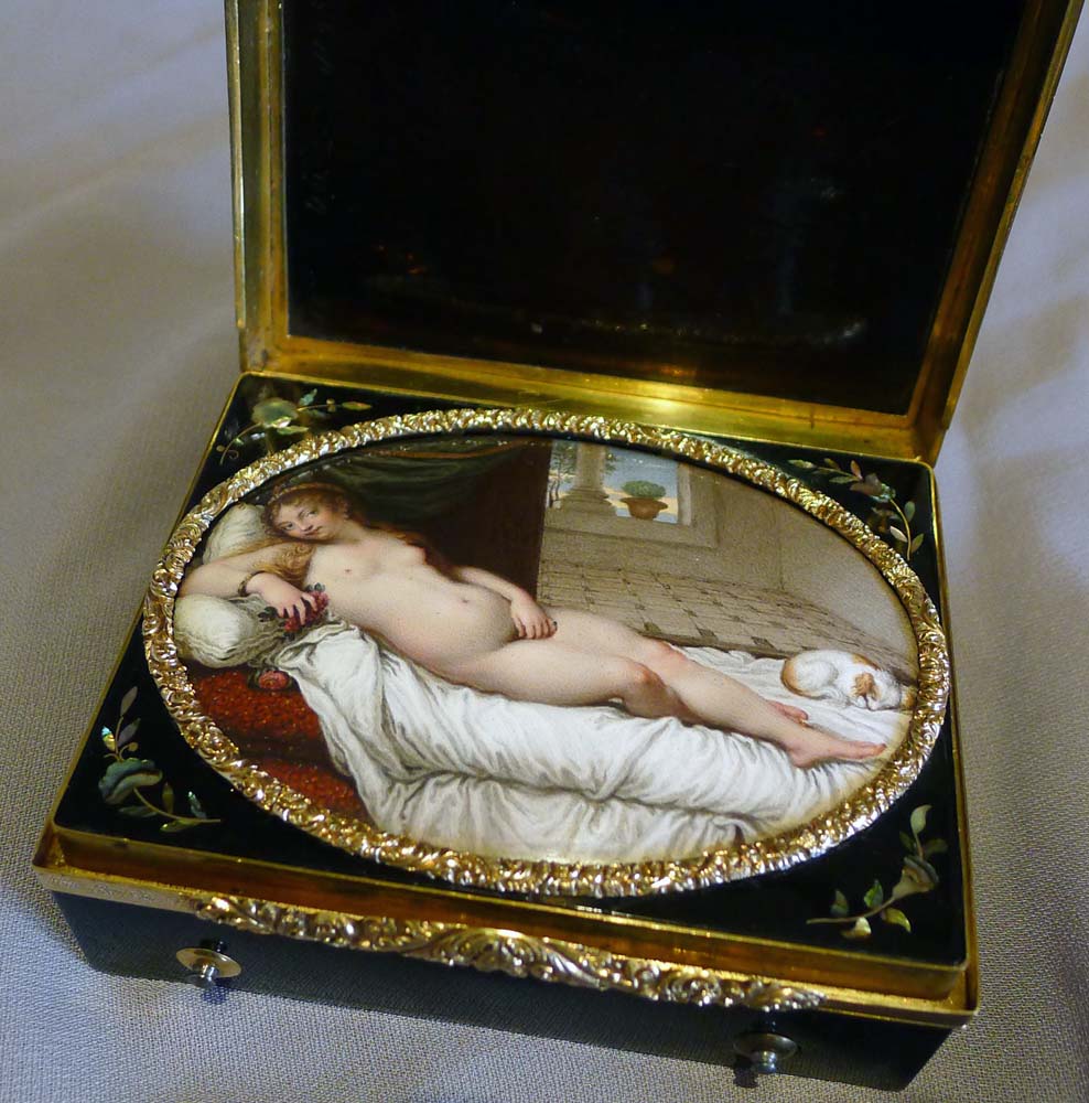 Antique erotic gold and tortoiseshell musical box.