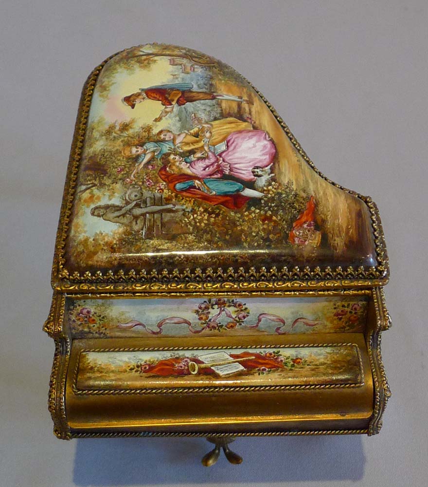 Austrian musical jewel box in hand painted enamel and gilt bronze as grand piano.