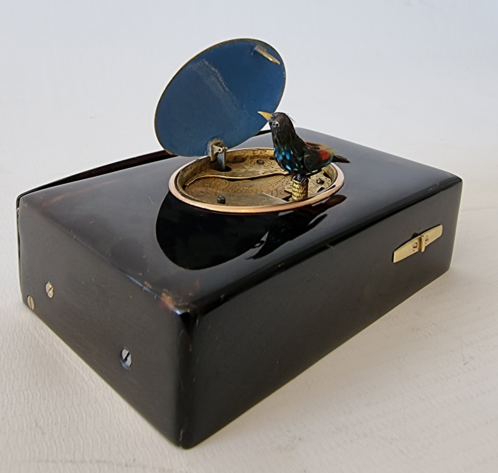 Gold,Tortoiseshell and enamel Singing Bird box by Rochat