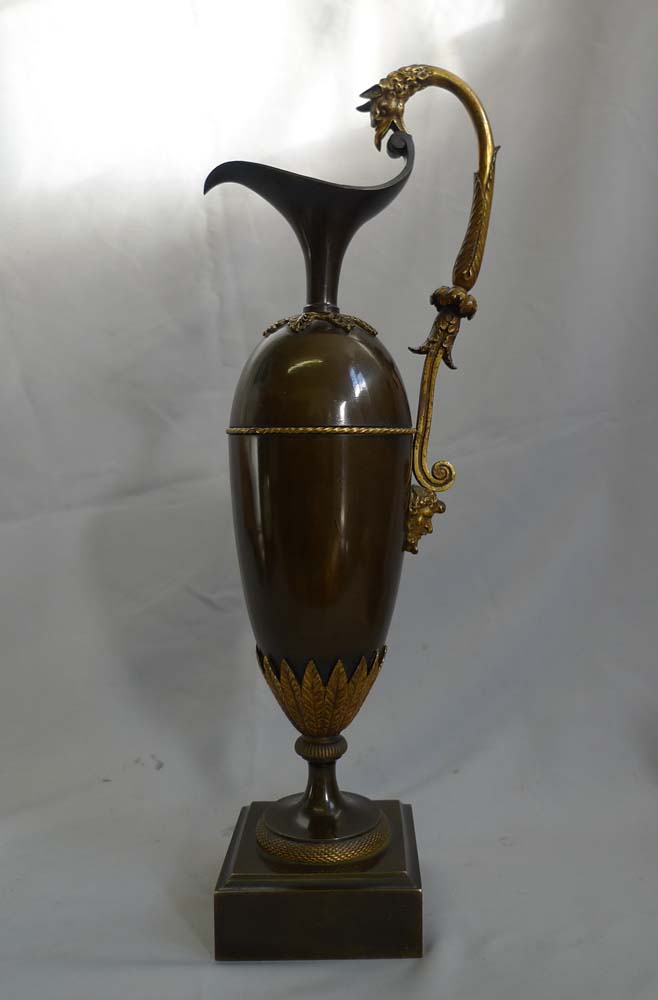 Antique Ravrio French Empire urn in patinated bronze and ormolu in form of classical wine ewer.
