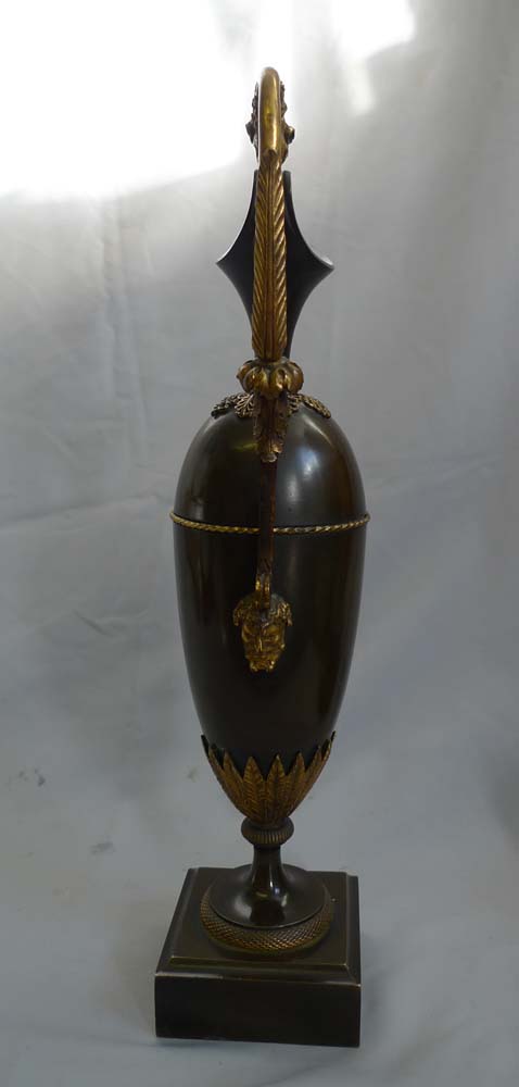 Antique Ravrio French Empire urn in patinated bronze and ormolu in form of classical wine ewer.